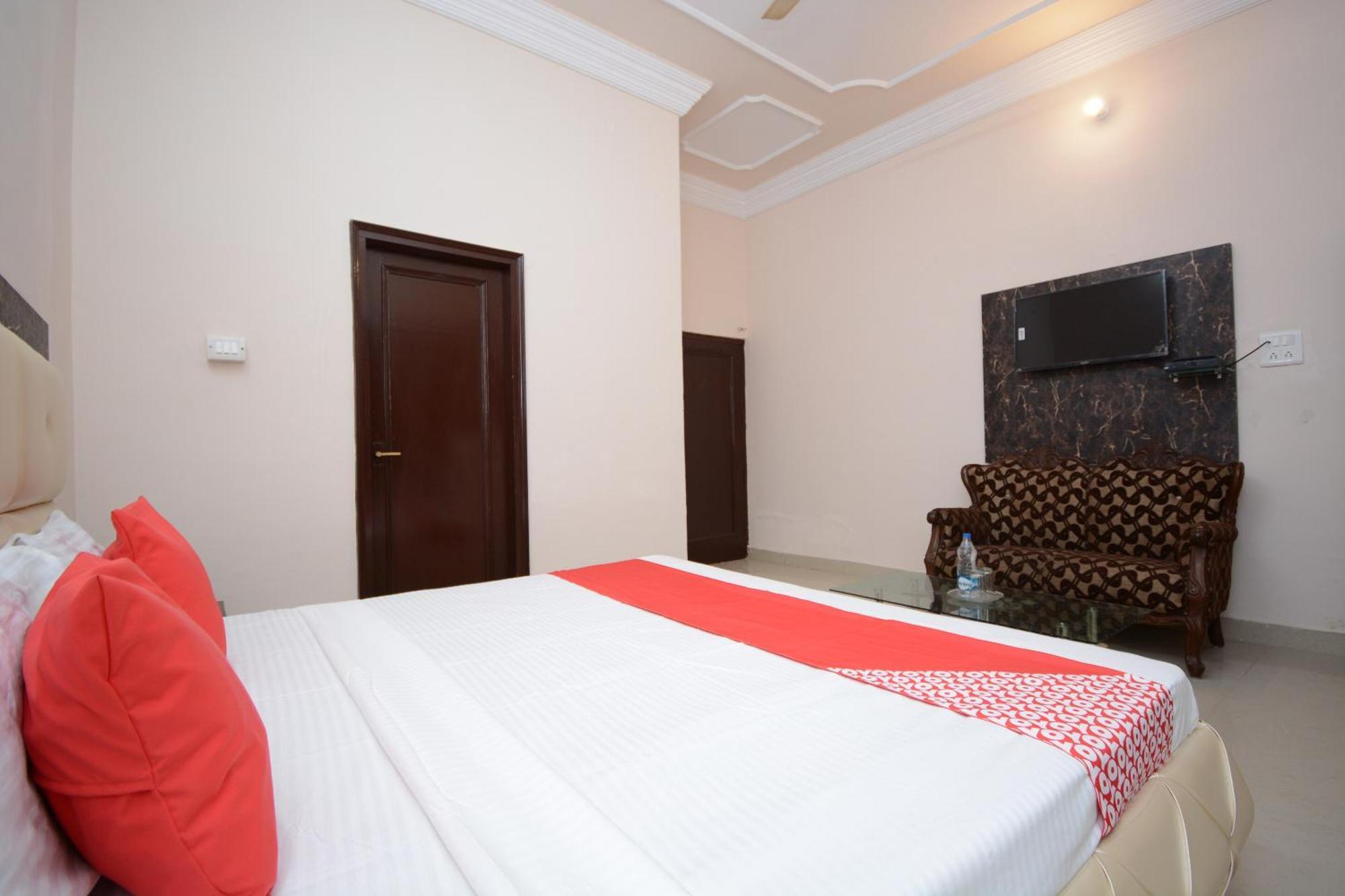 Hotel Asia Palace Pathānkot Dış mekan fotoğraf