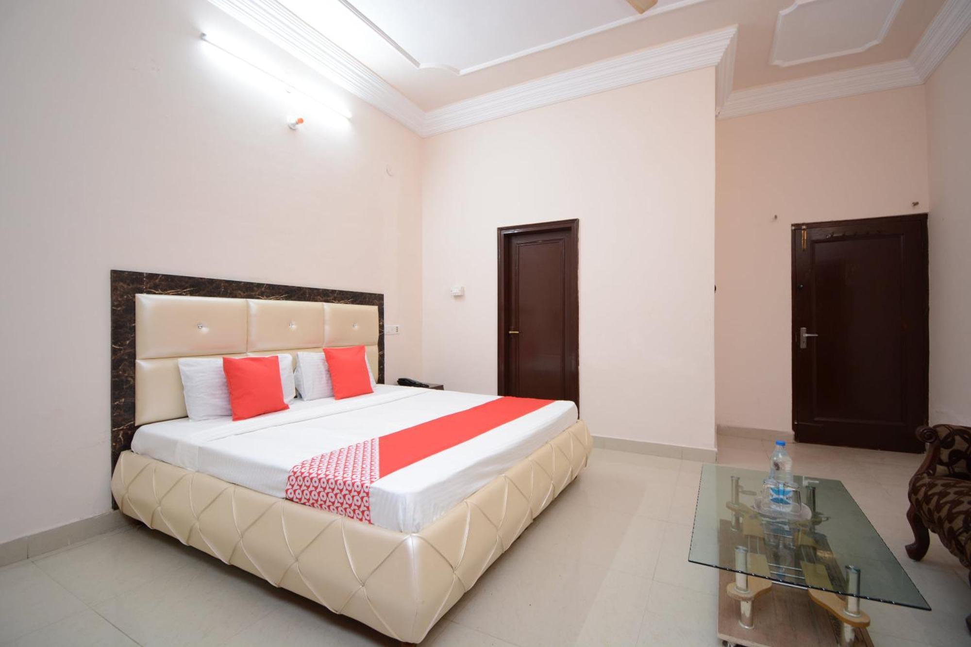 Hotel Asia Palace Pathānkot Dış mekan fotoğraf